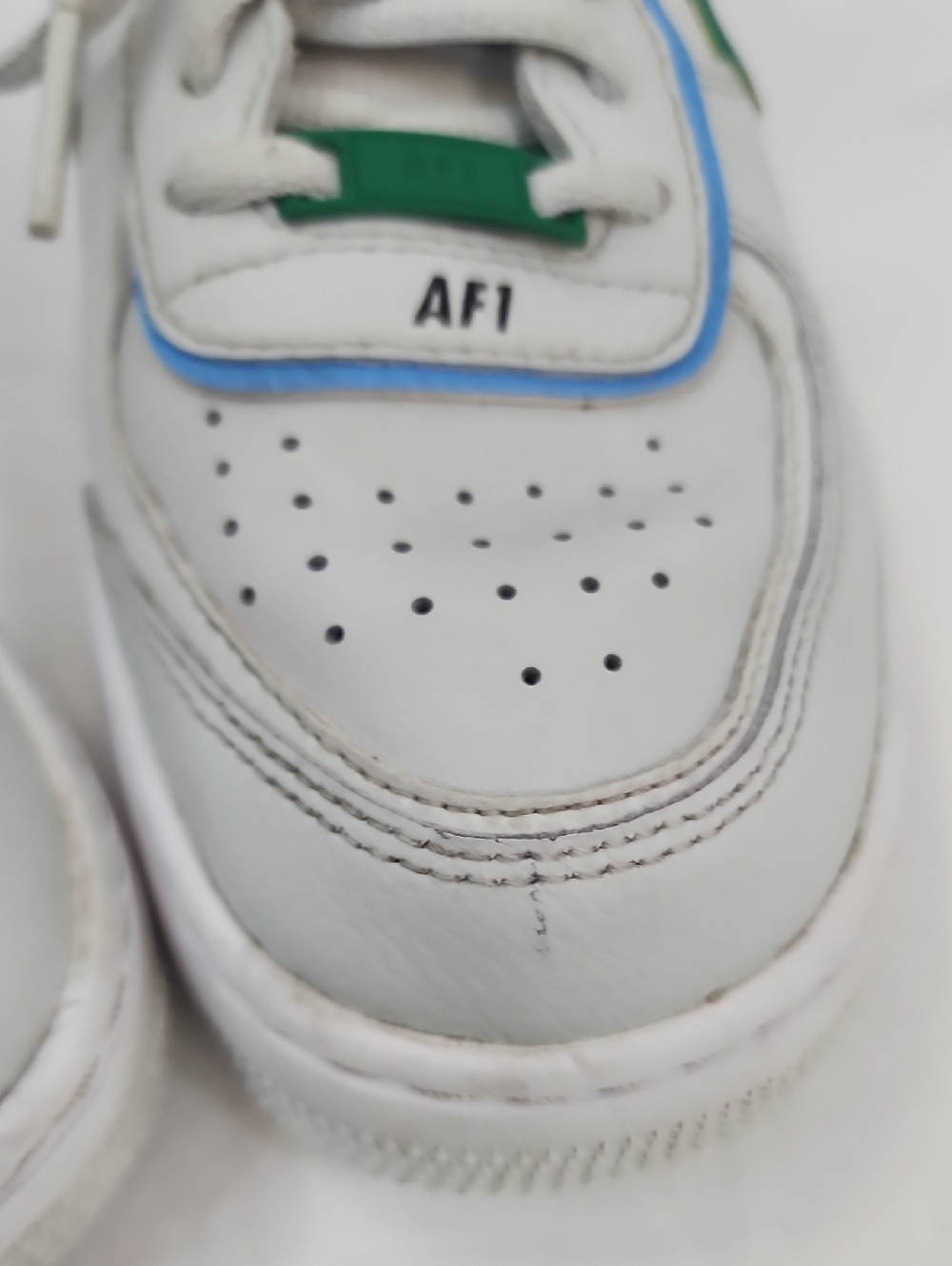 Nike Air Force 1 White Blue Green Low Top Sneakers Shoes Size 7 - Picture 8 of 13